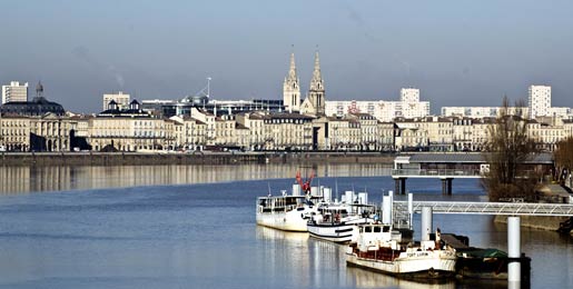 Asuntoauton vuokraus Bordeaux
