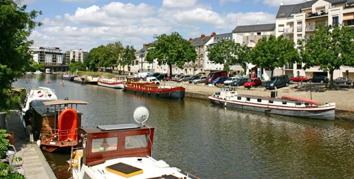 Asuntoauton vuokraus Nantes