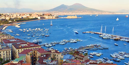 Asuntoauton vuokraus Napoli