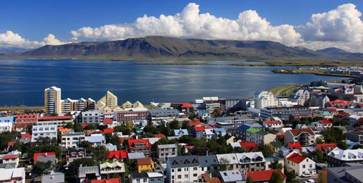 Asuntoauton vuokraus Reykjavik