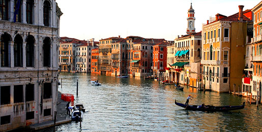 Asuntoauton vuokraus Venezia